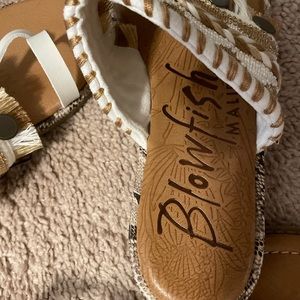 BN Blowfish Size 8.5 Sandals